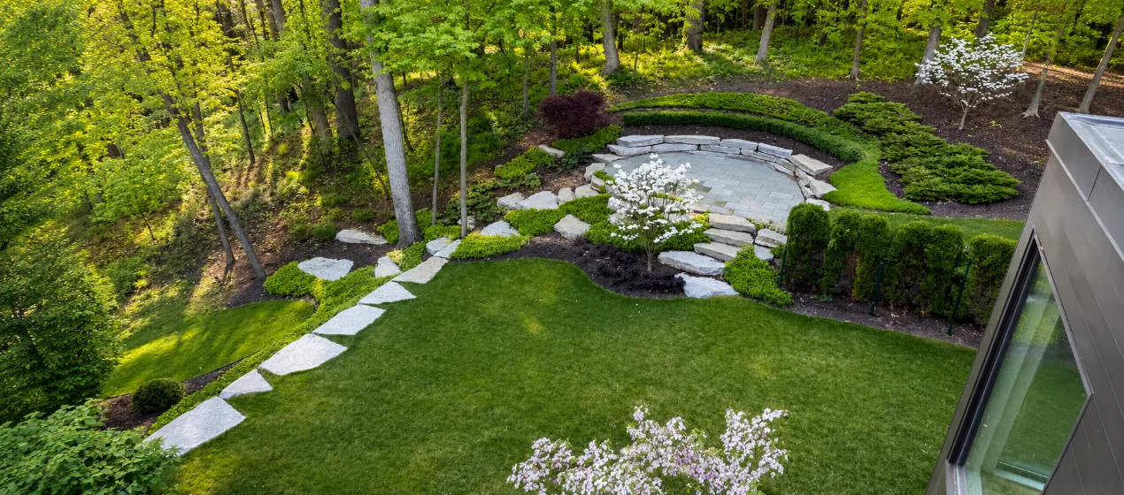 Modern Curves Meet Natural Stone